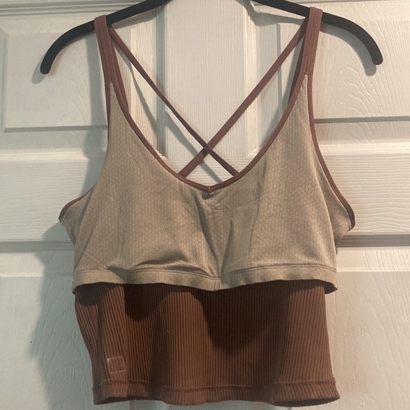 Vuori Rib Crop Tank - Picture 5 of 6